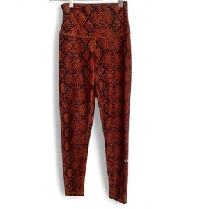 ALL GOOD FEELS RED BLACK SNAKESKIN PRINT ATHLETIC LEGGINGS SIZE XS YOGA GYM